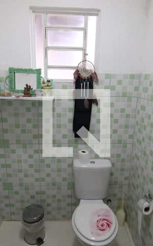 Casa para alugar com 330m², 4 quartos e 3 vagasBanheiro 1