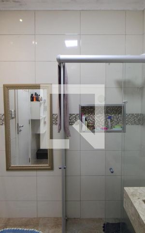 Casa para alugar com 330m², 4 quartos e 3 vagasBanheiro 2