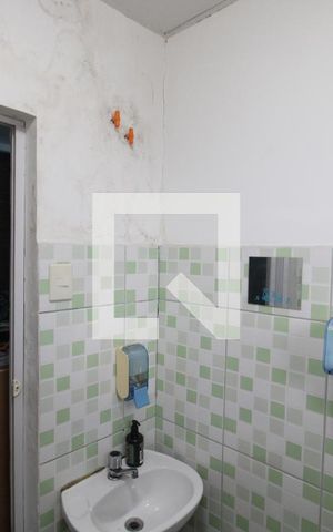 Casa para alugar com 330m², 4 quartos e 3 vagasBanheiro 1
