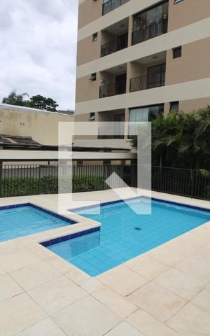 Apartamento para alugar com 67m², 2 quartos e 2 vagasÁrea Comum - Piscina