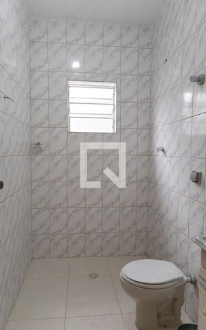 Casa para alugar com 110m², 2 quartos e 1 vaga Casa para alugar com 110m², 2 quartos e 1 vagaBanheiro