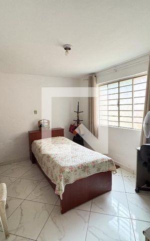 Casa à venda com 360m², 3 quartos e 3 vagas Casa à venda com 360m², 3 quartos e 3 vagasQuarto 1