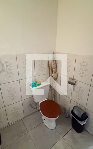 Casa à venda com 360m², 3 quartos e 3 vagas Casa à venda com 360m², 3 quartos e 3 vagasBanheiro