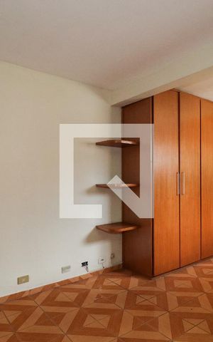 Casa para alugar com 283m², 4 quartos e 5 vagas Casa para alugar com 283m², 4 quartos e 5 vagasSuíte