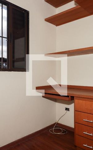 Casa para alugar com 283m², 4 quartos e 5 vagas Casa para alugar com 283m², 4 quartos e 5 vagasQuarto 3