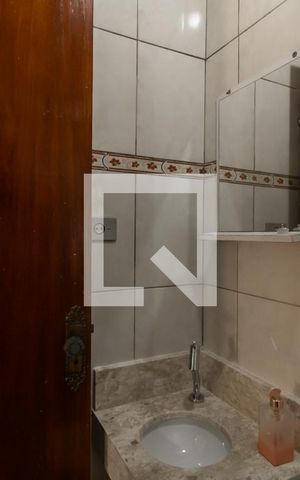 Casa para alugar com 180m², 2 quartos e 1 vaga Casa para alugar com 180m², 2 quartos e 1 vagaBanheiro da Suíte 2