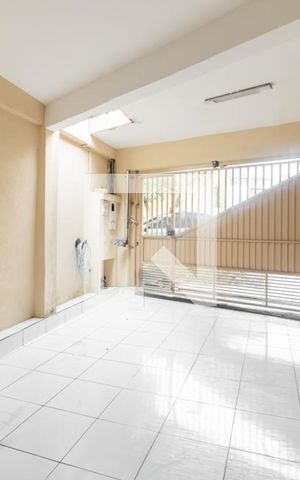 Casa para alugar com 180m², 2 quartos e 1 vaga Casa para alugar com 180m², 2 quartos e 1 vagaGaragem