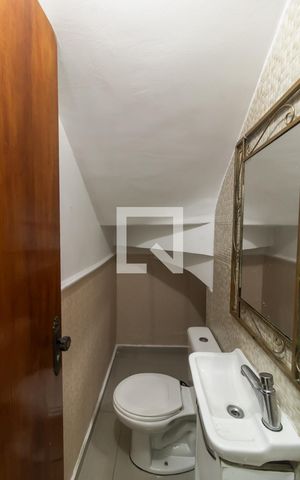 Casa para alugar com 180m², 2 quartos e 1 vaga Casa para alugar com 180m², 2 quartos e 1 vagaLavabo