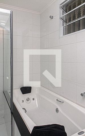 Casa de condomínio à venda com 95m², 3 quartos e 1 vaga Casa de condomínio à venda com 95m², 3 quartos e 1 vagabanheiro na área de serviço