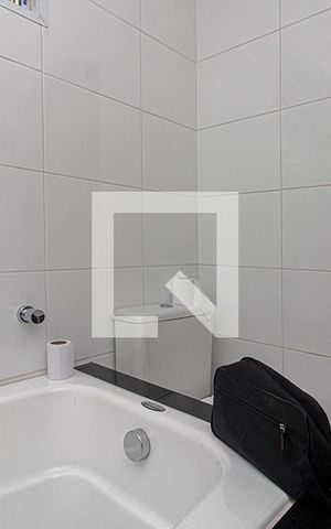 Casa de condomínio à venda com 95m², 3 quartos e 1 vaga Casa de condomínio à venda com 95m², 3 quartos e 1 vagabanheiro na área de serviço