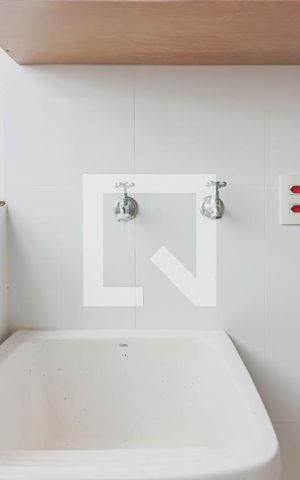 Apartamento à venda com 104m², 3 quartos e 2 vagas Apartamento à venda com 104m², 3 quartos e 2 vagasCozinha e Área de Serviço