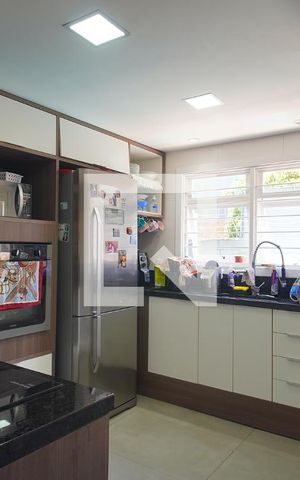 Casa de condomínio à venda com 125m², 3 quartos e 2 vagasCozinha