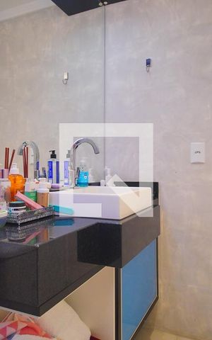 Casa de condomínio à venda com 125m², 3 quartos e 2 vagasLavabo