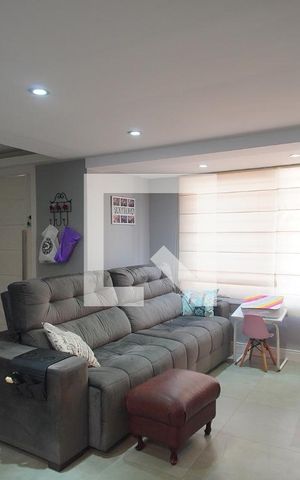 Casa de condomínio à venda com 125m², 3 quartos e 2 vagasSala