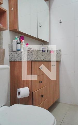 Casa de condomínio à venda com 125m², 3 quartos e 2 vagasBanheiro