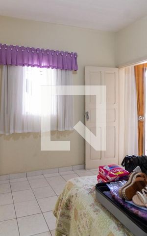 Casa à venda com 280m², 4 quartos e 2 vagasCasa 2 - Quarto 1