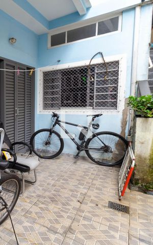 Casa à venda com 280m², 4 quartos e 2 vagasCasa 2 - Porta de Entrada