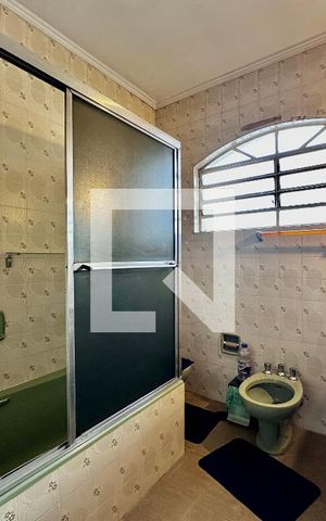 Casa para alugar com 187m², 3 quartos e 3 vagas Casa para alugar com 187m², 3 quartos e 3 vagasBanheiro Suíte