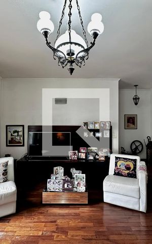 Casa para alugar com 187m², 3 quartos e 3 vagas Casa para alugar com 187m², 3 quartos e 3 vagasSala