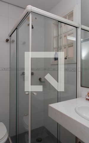 Casa à venda com 320m², 3 quartos e 5 vagas Casa à venda com 320m², 3 quartos e 5 vagasBanheiro da Suíte 1