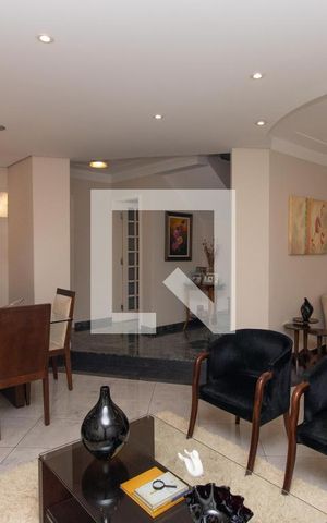 Casa à venda com 320m², 3 quartos e 5 vagas Casa à venda com 320m², 3 quartos e 5 vagasSala
