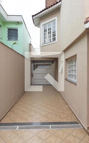 Casa à venda com 320m², 3 quartos e 5 vagas Casa à venda com 320m², 3 quartos e 5 vagasQuintal