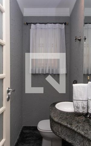 Casa à venda com 320m², 3 quartos e 5 vagas Casa à venda com 320m², 3 quartos e 5 vagasLavabo