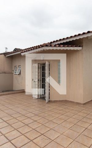 Casa à venda com 320m², 3 quartos e 5 vagas Casa à venda com 320m², 3 quartos e 5 vagasVaranda