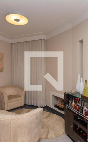 Casa à venda com 320m², 3 quartos e 5 vagas Casa à venda com 320m², 3 quartos e 5 vagasSala