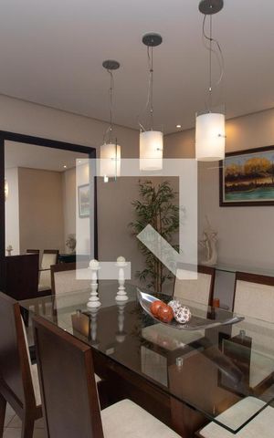 Casa à venda com 320m², 3 quartos e 5 vagas Casa à venda com 320m², 3 quartos e 5 vagasSala