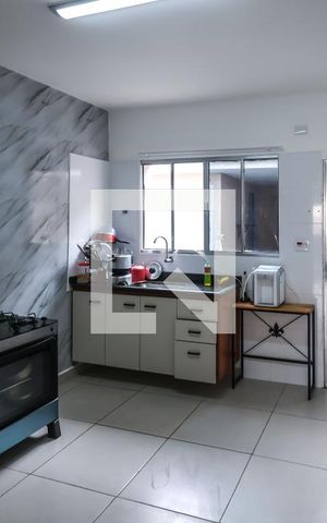 Casa à venda com 130m², 2 quartos e 2 vagas Casa à venda com 130m², 2 quartos e 2 vagasCozinha
