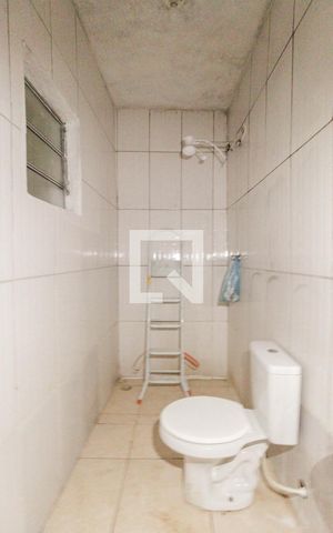 Casa para alugar com 45m², 1 quarto e sem vaga Casa para alugar com 45m², 1 quarto e sem vagaBanheiro