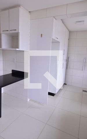 Apartamento à venda com 123m², 3 quartos e 2 vagas Apartamento à venda com 123m², 3 quartos e 2 vagasÁrea de Serviço