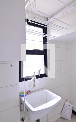 Apartamento à venda com 123m², 3 quartos e 2 vagas Apartamento à venda com 123m², 3 quartos e 2 vagasÁrea de Serviço