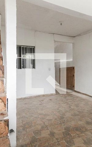 Casa para alugar com 45m², 1 quarto e sem vaga Casa para alugar com 45m², 1 quarto e sem vagaEntrada