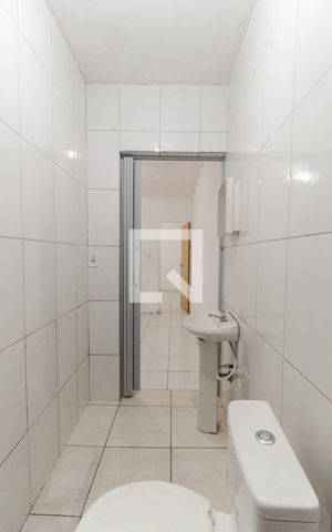 Casa para alugar com 45m², 1 quarto e sem vaga Casa para alugar com 45m², 1 quarto e sem vagaBanheiro