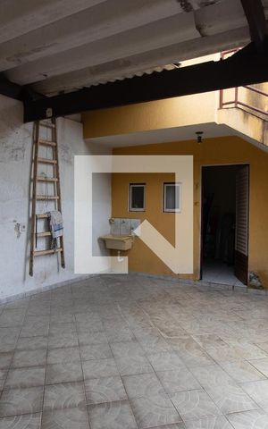 Casa para alugar com 150m², 3 quartos e 2 vagas Casa para alugar com 150m², 3 quartos e 2 vagasGaragem