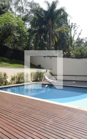 Apartamento à venda com 72m², 3 quartos e 2 vagas Apartamento à venda com 72m², 3 quartos e 2 vagasPiscina