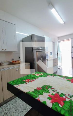 Apartamento à venda com 223m², 4 quartos e 3 vagas Apartamento à venda com 223m², 4 quartos e 3 vagasCozinha