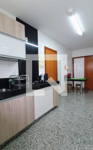 Apartamento à venda com 223m², 4 quartos e 3 vagas Apartamento à venda com 223m², 4 quartos e 3 vagasCozinha