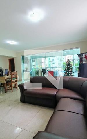 Apartamento à venda com 223m², 4 quartos e 3 vagas Apartamento à venda com 223m², 4 quartos e 3 vagasSala