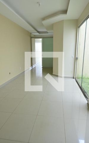 Casa para alugar com 120m², 3 quartos e 1 vaga Casa para alugar com 120m², 3 quartos e 1 vagaSala