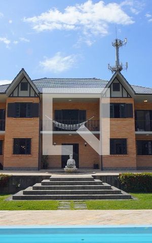 Casa de condomínio para alugar com 1000m², 3 quartos e 4 vagasFachada e patio