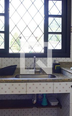 Casa de condomínio para alugar com 1000m², 3 quartos e 4 vagasCozinha
