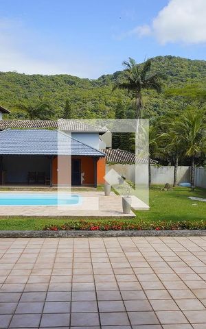 Casa de condomínio para alugar com 1000m², 3 quartos e 4 vagasVista Pátio