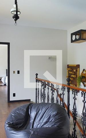 Casa de condomínio para alugar com 1000m², 3 quartos e 4 vagasSala 2