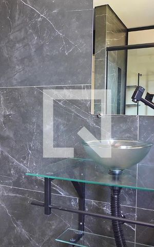 Casa de condomínio para alugar com 1000m², 3 quartos e 4 vagasBanheiro da Suíte