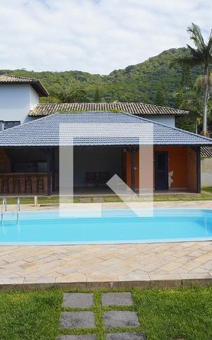 Casa de condomínio para alugar com 1000m², 3 quartos e 4 vagasPiscina