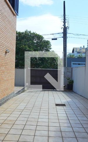 Casa de condomínio para alugar com 1000m², 3 quartos e 4 vagasGaragem
