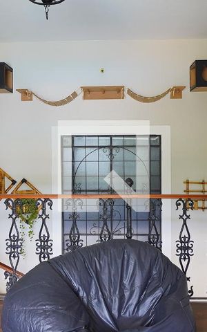 Casa de condomínio para alugar com 1000m², 3 quartos e 4 vagasSala 2